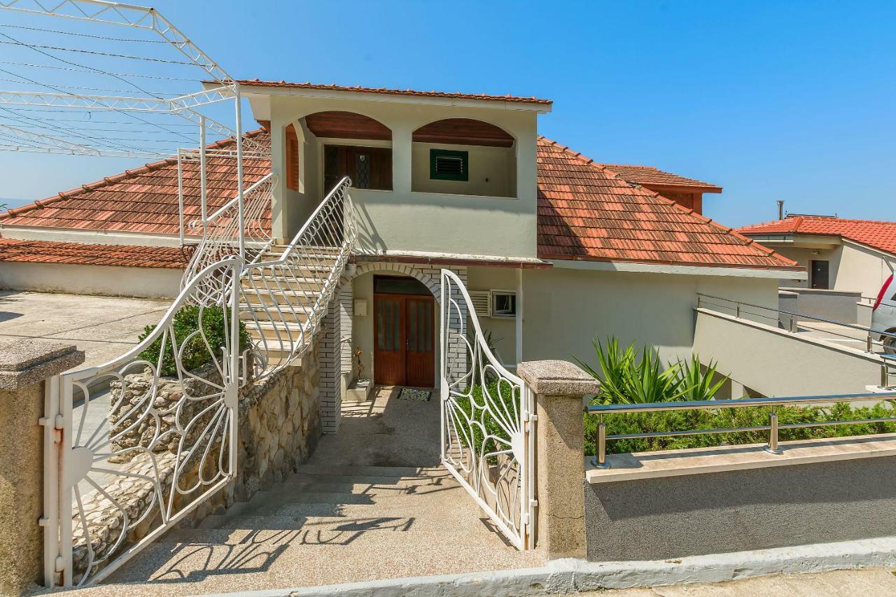 Apartment Marijana Omiš Exterior foto